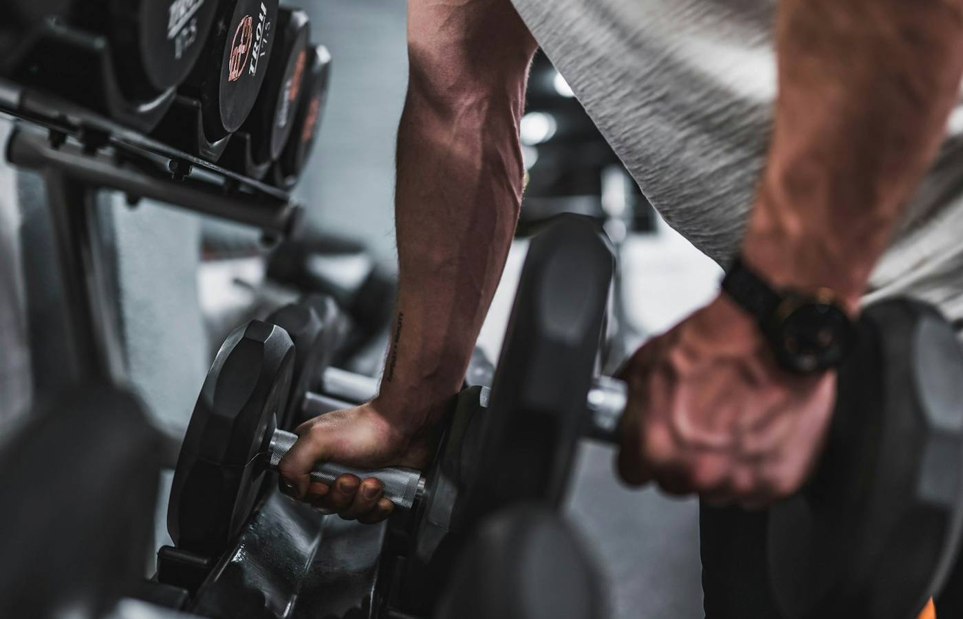 Skupinové cvičení ve fitness sále